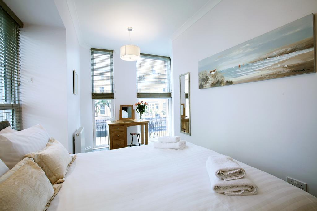 Austens Apartments Torquay Esterno foto